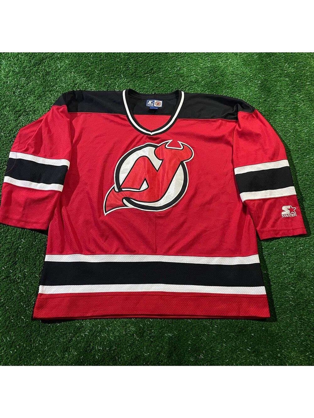Vintage 90s New Jersey Devils Jersey Mens Large Red Starter NHL Hockey Sweater